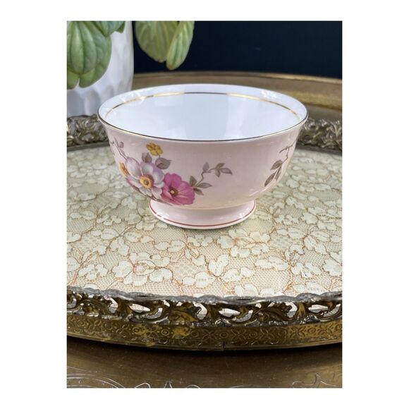 Vintage Aynsley Bone China Large Sugar Bowl Light Pink Floral Gold Footed - Picture 3 of 8